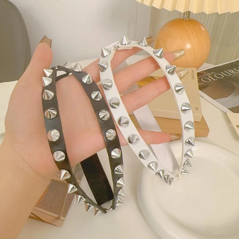 Double Row Cone Spike Leg Gart - đánh giá và giá Body Jewelry By The Chain Gang